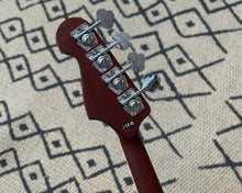 Load image into Gallery viewer, Fender Kingman Bass - Shaded Edge Burst