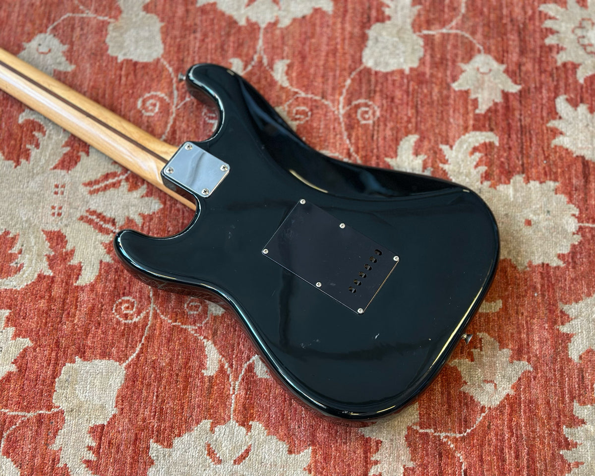 フジゲン製造期 日本製 SST-33 Squier Stratocaster 日本製 Squire Silver Series SST-33 を2つ買ったら中身が結構