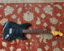 Load image into Gallery viewer, 1979 Fender Stratocaster - Black w/ G&G Fender HSC