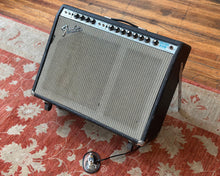Load image into Gallery viewer, Fender Vibrosonic Reverb 100 Watt 1x15" Valve Combo