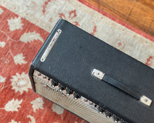 Load image into Gallery viewer, Fender Vibrosonic Reverb 100 Watt 1x15" Valve Combo