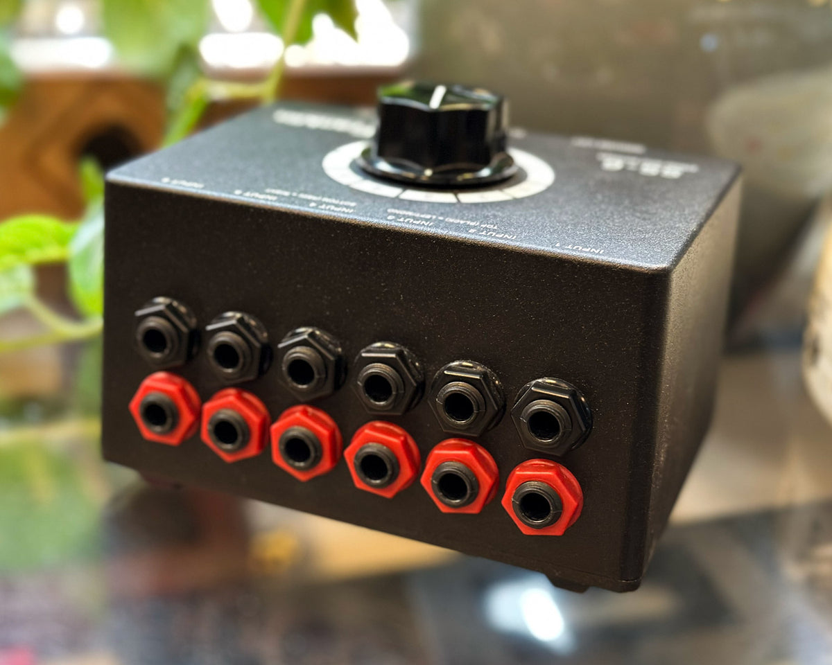 Franklin Audio / SS-6 DI ステレオスイッチャー SS-6 Switchable Input Stereo DI – Franklin Audio
