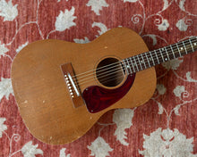 Load image into Gallery viewer, 1968 Gibson B-15 - Mahogany Body (LG-0) w/ ADJ Bridge (1.79 kg)
