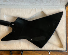 Load image into Gallery viewer, '07 Gibson Explorer - Ebony w/ OHSC
