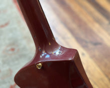 Load image into Gallery viewer, 1984 Gibson Futura (Corvus) - Ultraviolet w/ Original Hard Shell Case