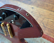 Load image into Gallery viewer, 1984 Gibson Futura (Corvus) - Ultraviolet w/ Original Hard Shell Case
