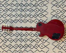 Load image into Gallery viewer, 2021 Cherryburst Gibson Les Paul Deluxe with OHSC