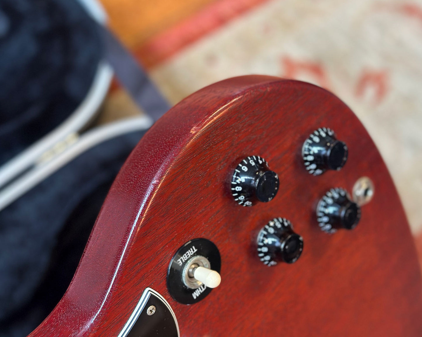 2009 Gibson SG Faded Cherry w/Gator Case