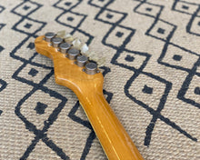 Load image into Gallery viewer, '60s Hofner 173 Super Solid III - Red w/ OHSC 🇩🇪