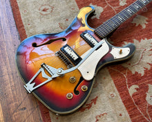 Load image into Gallery viewer, Late 60s MIJ Honey / Teisco SE-26V Hollowbody