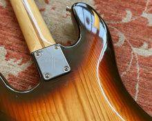 Load image into Gallery viewer, 1979 Fender Precision Bass (5.2kg)