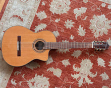 Load image into Gallery viewer, Katoh 101/MCG-50CEQ Classical Guitar