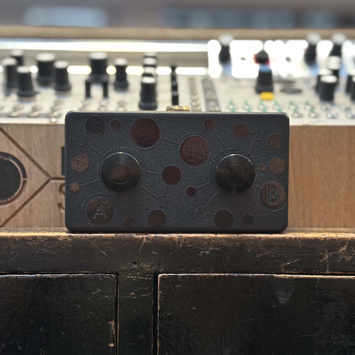 Instruo Lárachd Eurorack Audio Input Module with Footswitch