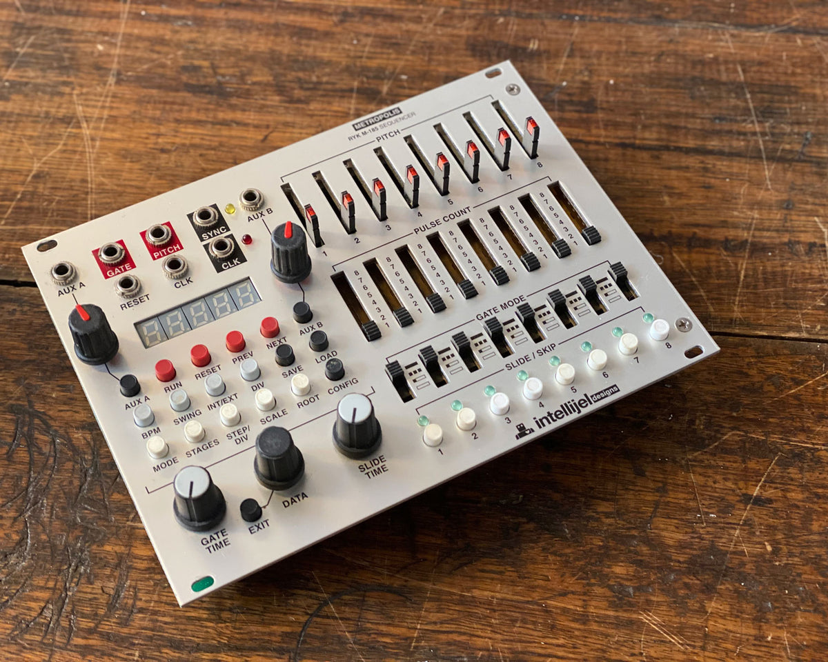 Intellijel Designs Metropolis モジュラーシンセ Metropolix_59417dba-2deb-47ed-