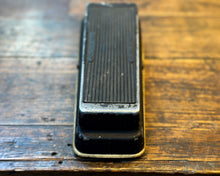 Load image into Gallery viewer, Jen Cry Baby Wah - Model 310.001(250.046)