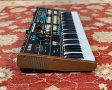 Load image into Gallery viewer, KAWAI SX-240 8-Voice Polyphonic Programmable Synthesizer