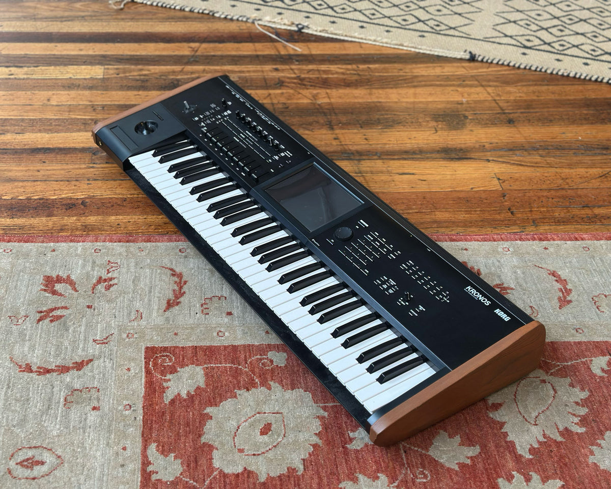 KORG Kronos 2 61-Key Workstation