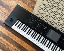 Load image into Gallery viewer, KORG Kronos 2 88 Key Music Workstation