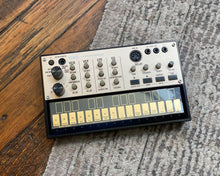 Load image into Gallery viewer, KORG Volca Keys