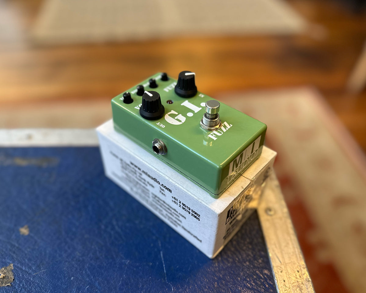 MI Audio G.I. ファズペダル MI Audio GI Fuzz Silicon Fuzz Pedal - YouTube