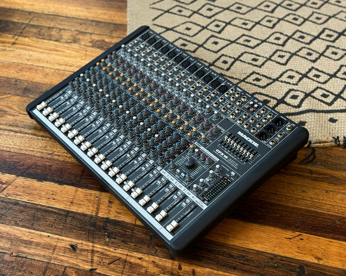 Mackie CFX16 Mixer w/ Flight Case - Main Image