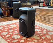 Load image into Gallery viewer, Mackie SRM450 Powered Speaker V1