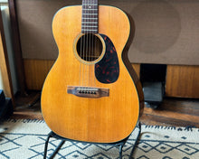 Load image into Gallery viewer, 1966 Martin 000-18 w/ Hard Case