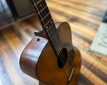 Load image into Gallery viewer, 1966 Martin 000-18 w/ Hard Case