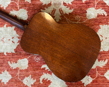 Load image into Gallery viewer, 1966 Martin 000-18 w/ Hard Case