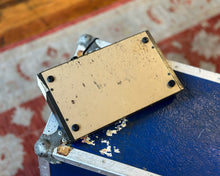 Load image into Gallery viewer, Maxon UE 303B Bass Multi-Effects Pedal