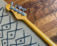 Load image into Gallery viewer, Morris Hurricane Jane - Jazz Bass - MIJ