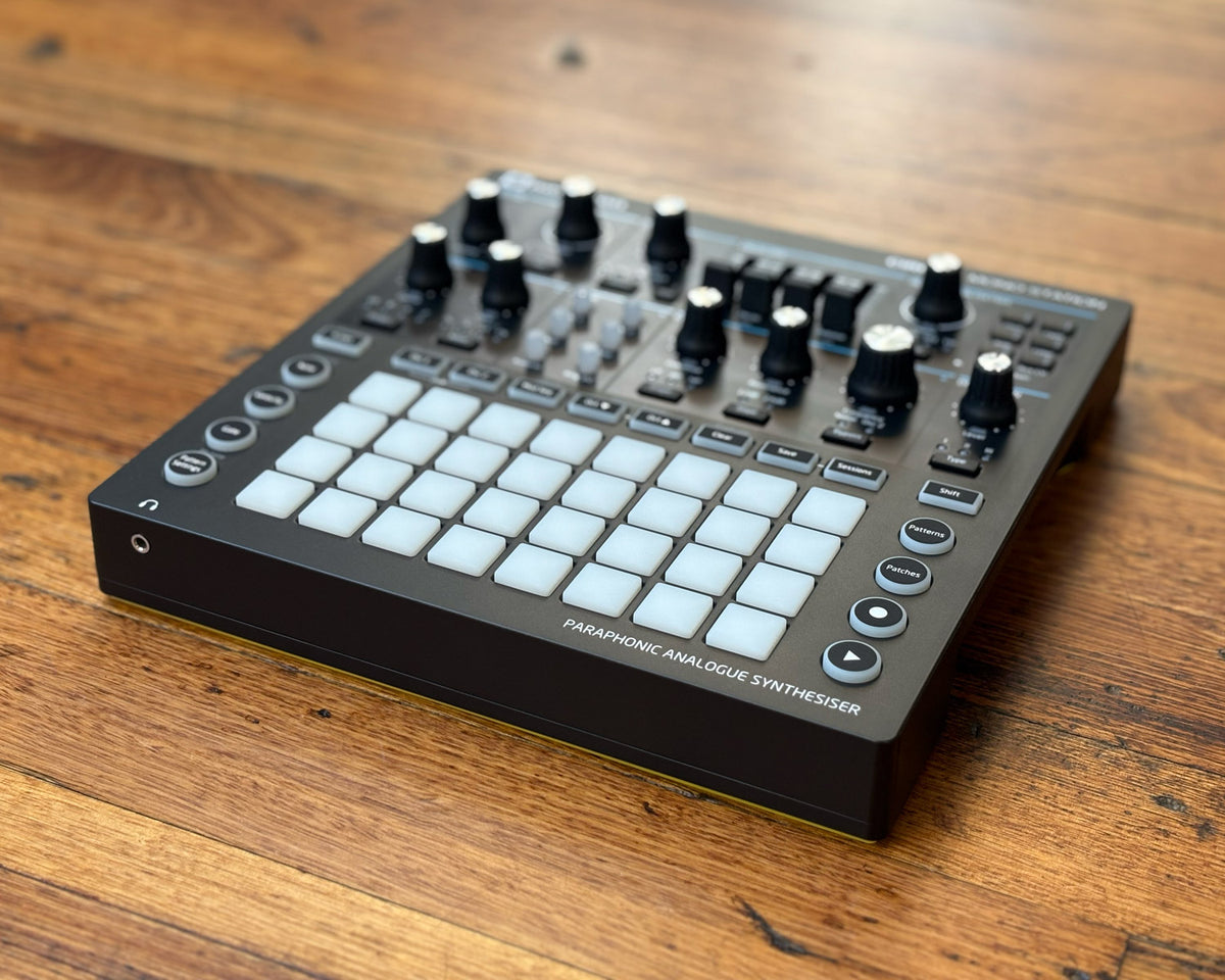 鍵盤楽器 Novation Circuit Mono Station Novation Circuit Mono Station Paraphonic Synthesizer [USED