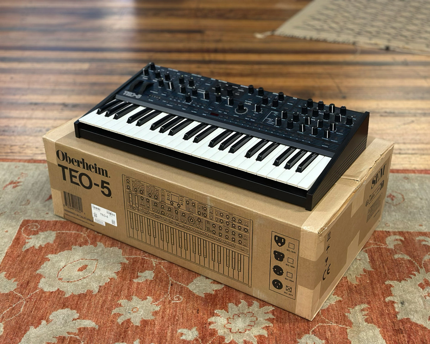 Oberheim TEO-5 5-Voice VCO/VCF-based Polysynth
