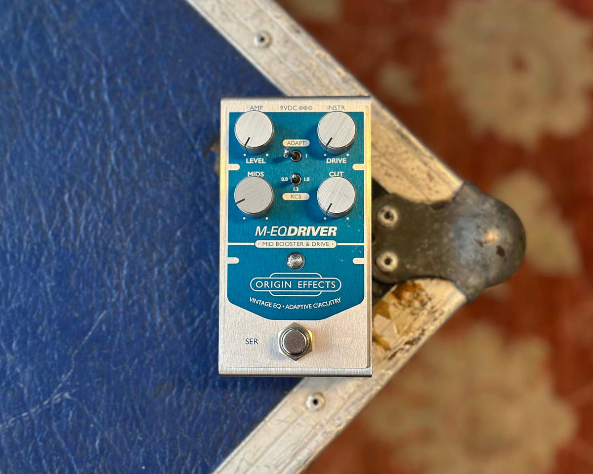 美品｜ ORIGIN EFFECTS M-EQ D Amazon.com: Origin Effects M-EQ Driver Mid Booster and Drive