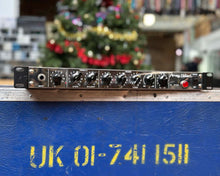 Load image into Gallery viewer, Peavey Valverb - 120V Tube Driven Spring Reverb & Optical Tremolo