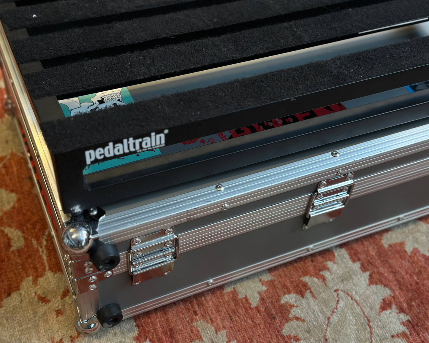 Pedaltrain NOVO 24 with Tour Case