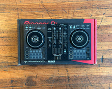Load image into Gallery viewer, Pioneer DDJ-400 2-Channel DJ Controller (Rekordbox)