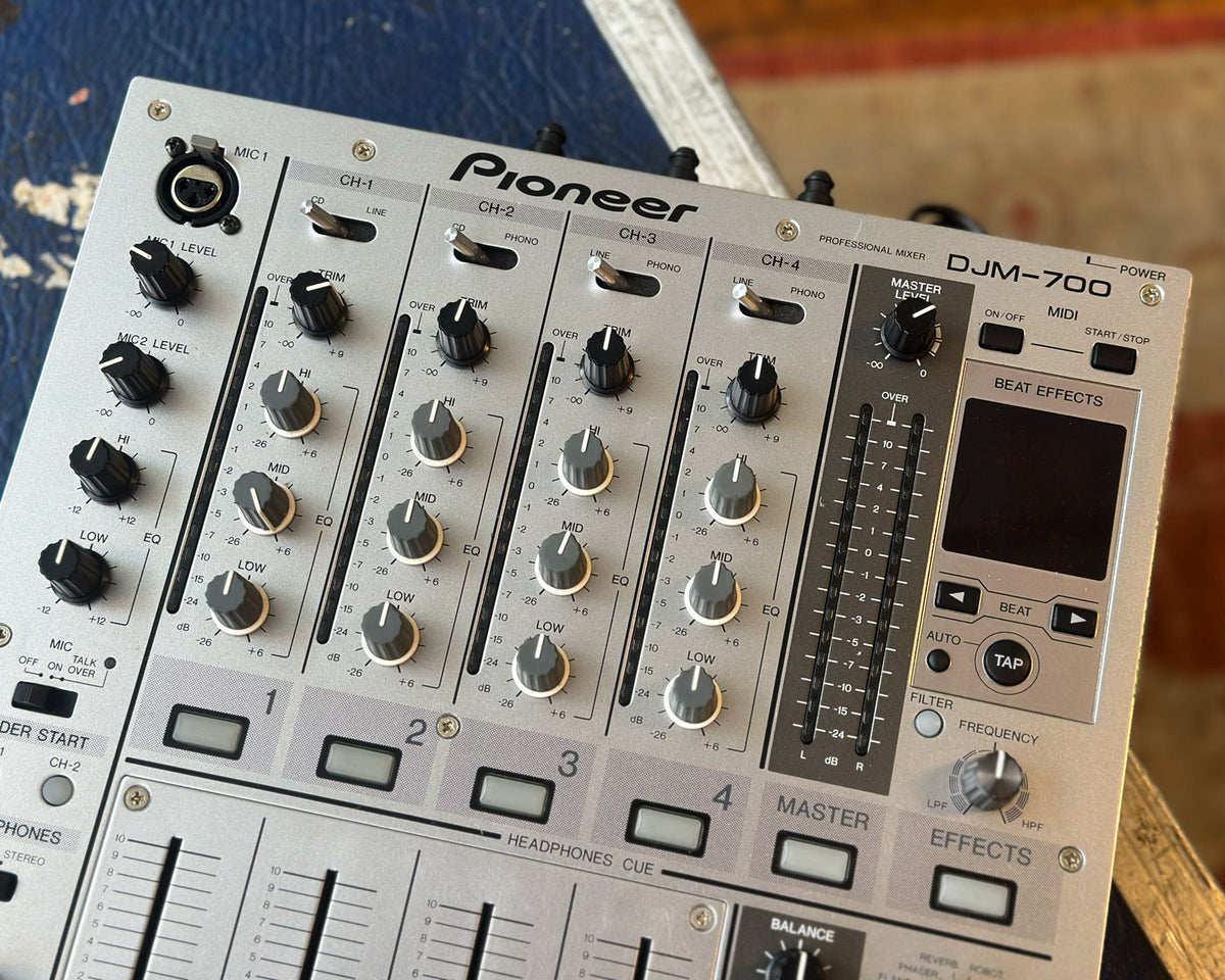 Pioneer DJM-700 – Found Sound