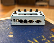 Load image into Gallery viewer, Preen FM2