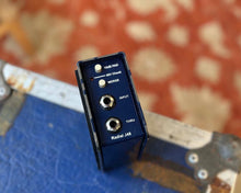 Load image into Gallery viewer, Radial J48 Active Direct Box