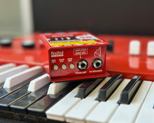 Load image into Gallery viewer, Radial JDX 48 Amplifier Direct Box