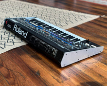 Load image into Gallery viewer, Roland Jupiter 6 Polyphonic Analogue Synthesizer
