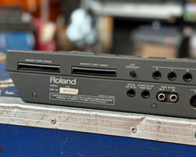 Load image into Gallery viewer, Roland R-8 Human Rhythm Composer w/ SN-R8-04 Sound Library Card