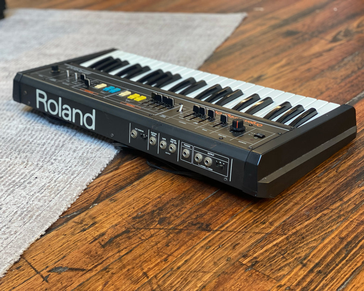 Roland RS-09 Organ Strings ケース付 XZ 3673 Roland RS09 Organ/Strings Vintage Analog Synth Demo (STEREO