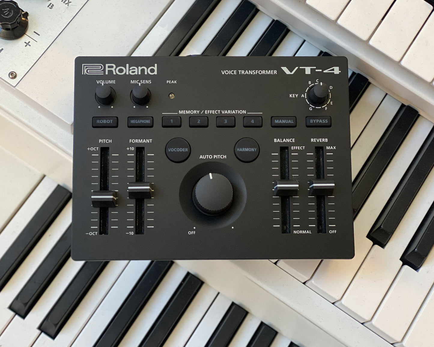 Roland VT-4 Vocal Transformer Effect Processor