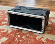 Load image into Gallery viewer, SKB 4U Shallow Rack Case