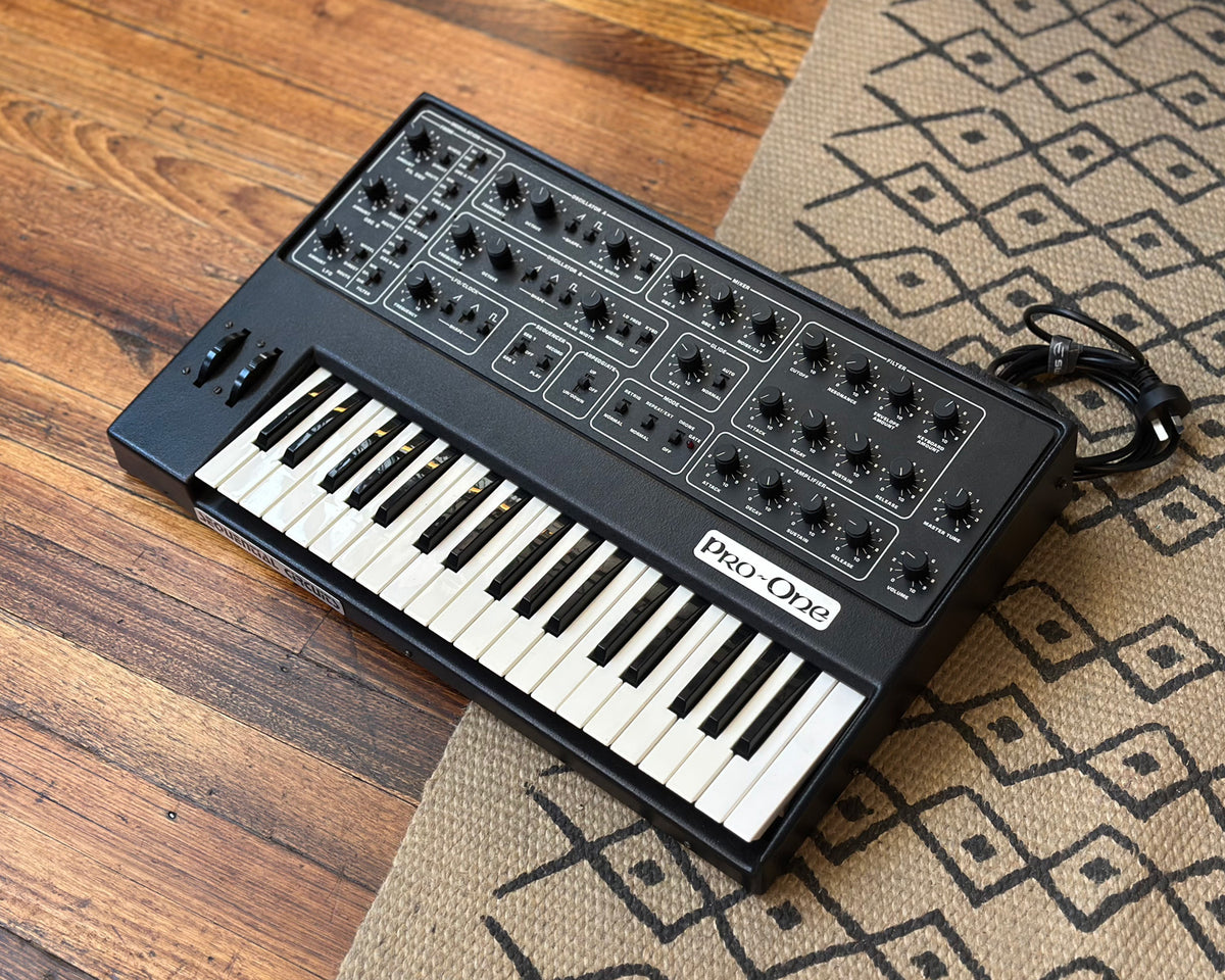 Sequential Circuits PRO-ONE シーケンシャル・サーキット アナログ 