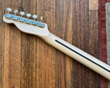 Load image into Gallery viewer, String Doctor Jazzcaster