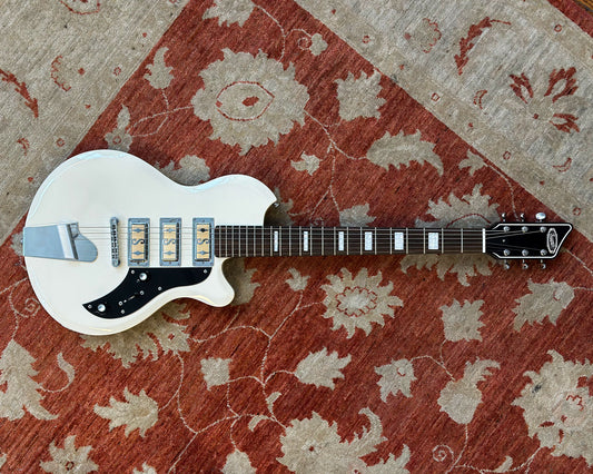 Supro Hampton Arctic White w/Hard Shell Case