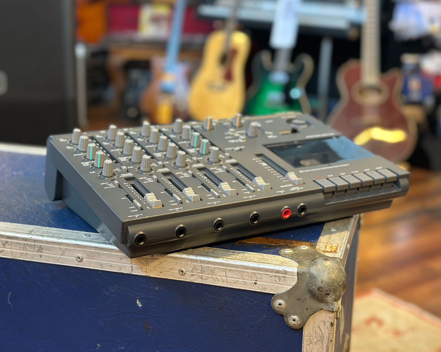 Tascam Portastudio 414